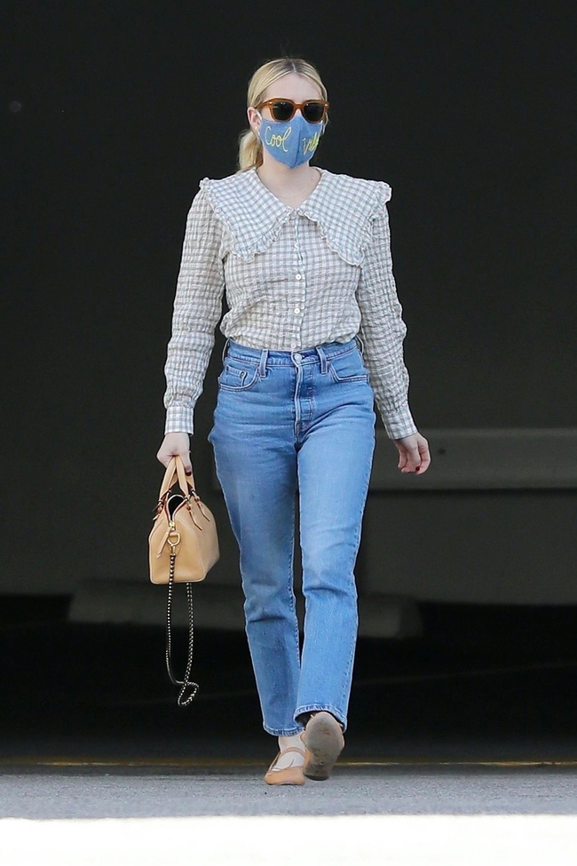Emma Roberts gợi ý loạt cách diện áo sơ mi/blouse siêu trẻ trung, tôn dáng - Ảnh 5.