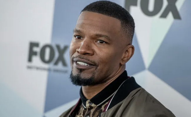 Jamie Foxx phủ nhận nhập viện do ảnh hưởng của vaccine COVID-19 - Ảnh 1.