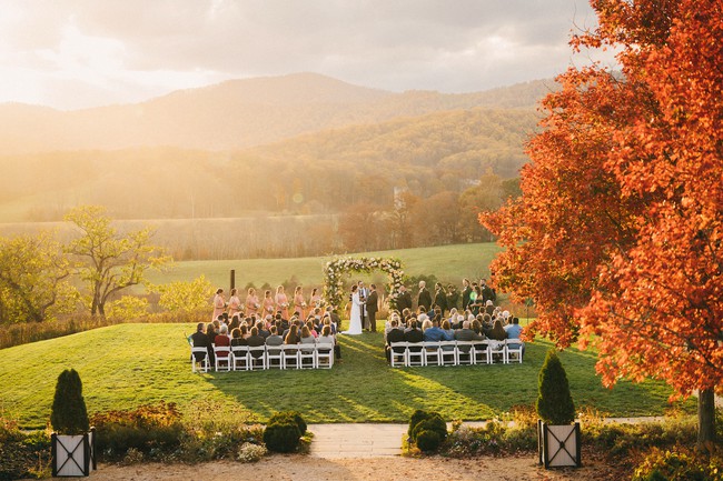 Đám cưới mùa thu đẹp như tranh vẽ, khung cảnh hoàn hảo đến bất ngờ - Ảnh 1.