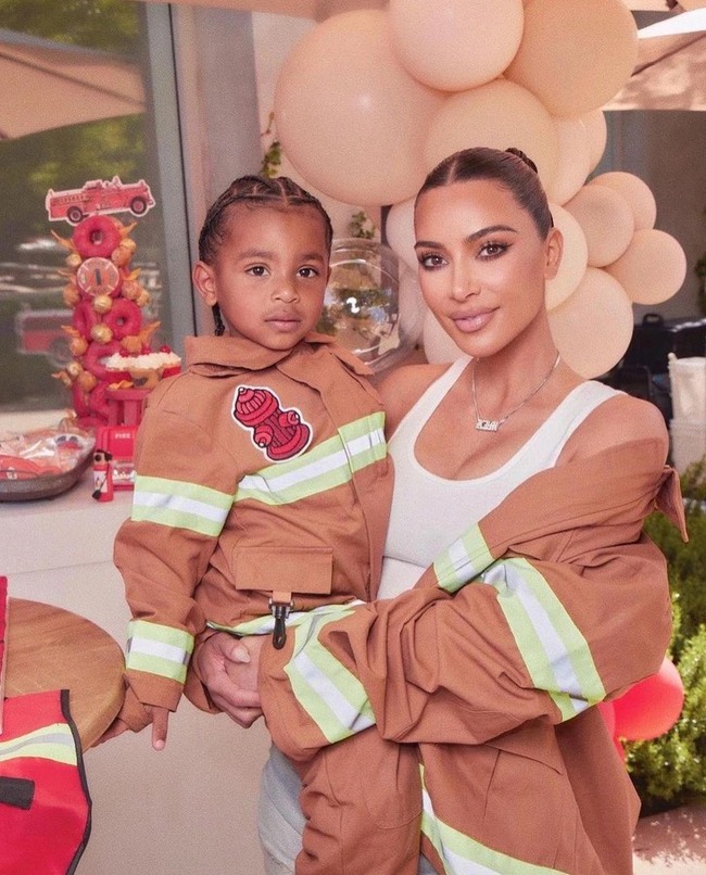 Kim Kardashian chia sẻ về những khó khăn khi làm mẹ đơn thân của 4 đứa con - Ảnh 3.