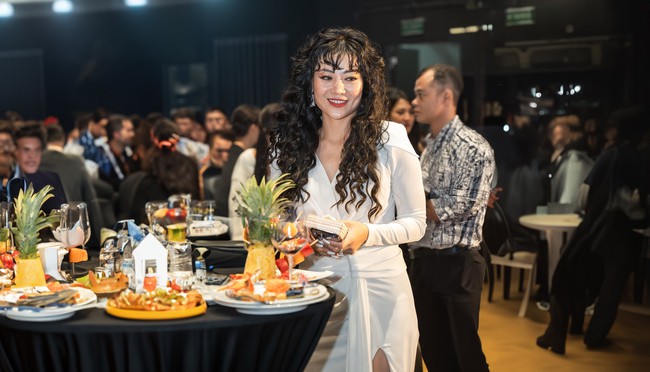 v&aacute;y cưới - Ảnh 8.