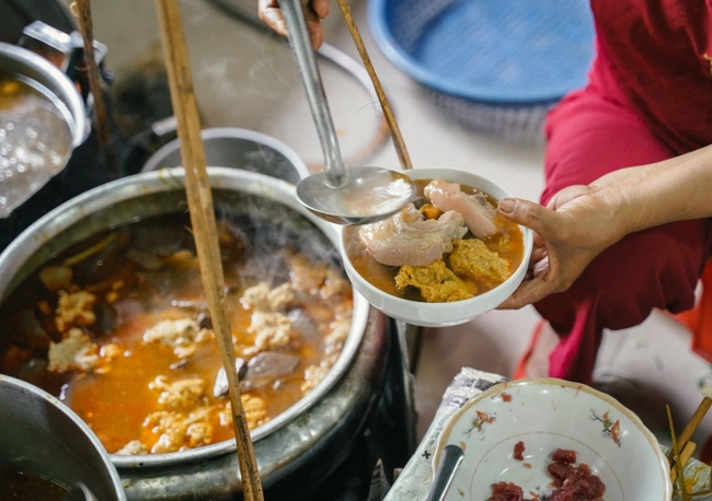 Đi ăn hàng quán, cần “thuộc lòng” 4 cách gọi món để được ăn nhiều hơn mà không lo béo phì, thậm chí là giúp trẻ hóa - Ảnh 1. Đi ăn hàng quán, cần “thuộc lòng” 4 cách gọi món để được ăn nhiều hơn mà không lo béo phì, thậm chí là giúp trẻ hóa - Ảnh 1.