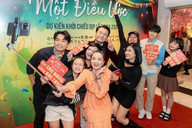 L&yacute; Hải quậy hết m&igrave;nh c&ugrave;ng d&agrave;n sao "Lật mặt 7" - Ảnh 8.