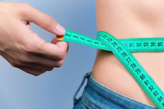 Chuyên gia dinh dưỡng tiết lộ 3 cách hàng đầu để đánh bay lớp mỡ bụng cứng đầu - Ảnh 2.