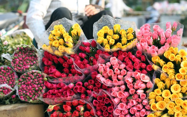 Đi chợ mua hoa cúng chị em cẩn thận bị “hớ”, vừa tốn tiền lại rước bực mình vào thân - Ảnh 2.