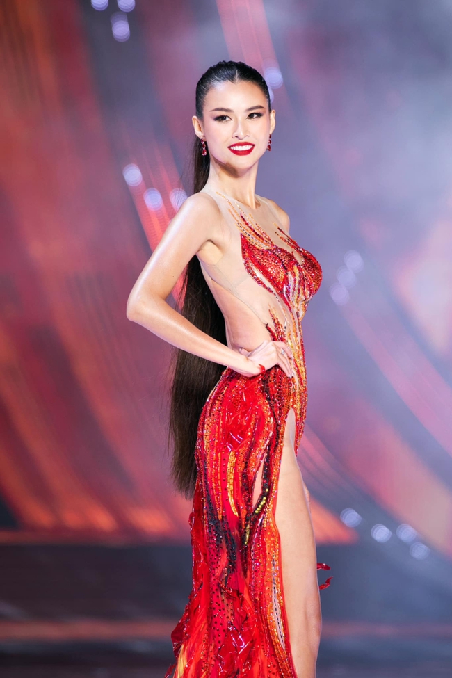 Cao Thiên Trang bất ngờ được cầu hôn sau thành tích Top 5 Hoa hậu Hoàn vũ Việt Nam 2023 - Ảnh 4.