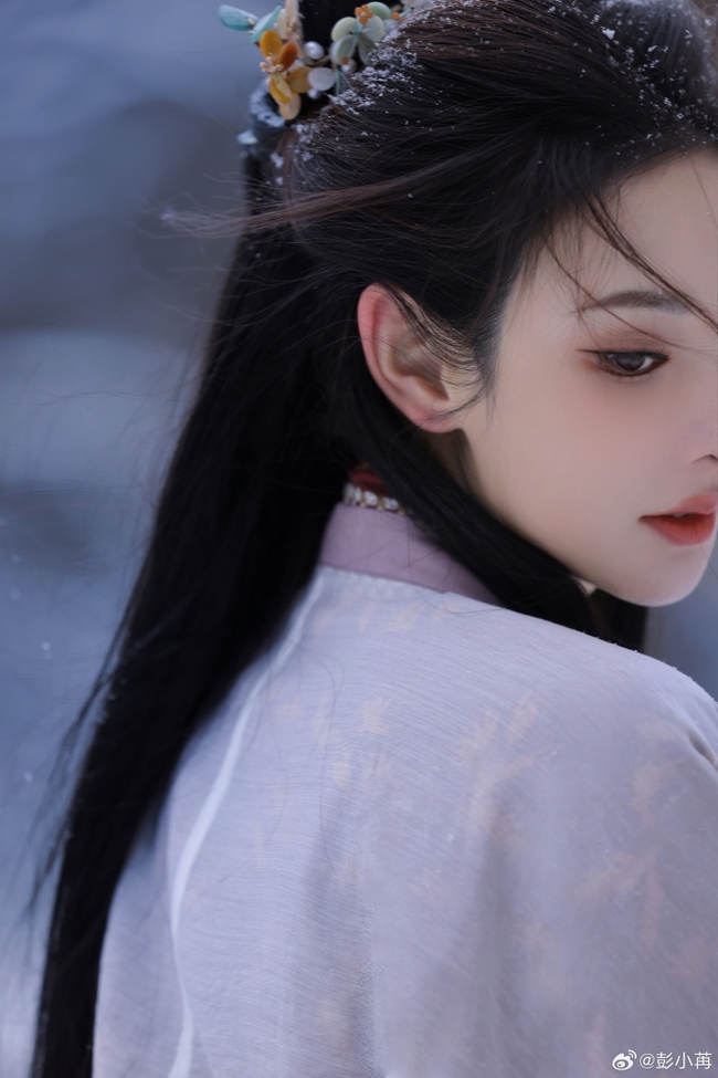 Nàng thơ Đông Cung gây sốt với tạo hình công chúa tuyết, netizen rần rần đòi trở lại đóng cổ trang - Ảnh 8.