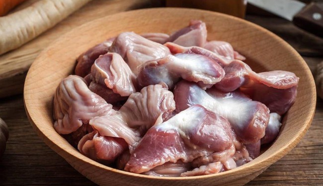 Đi chợ Tết nhớ mua 3 phần này của con gà vì vừa rẻ vừa nấu được nhiều món ngon, giàu dưỡng chất tốt cho lục phủ ngũ tạng - Ảnh 2.