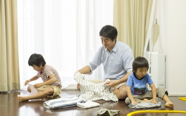 Mẹ th&ocirc;i vơ việc v&agrave;o người - Ảnh 1.