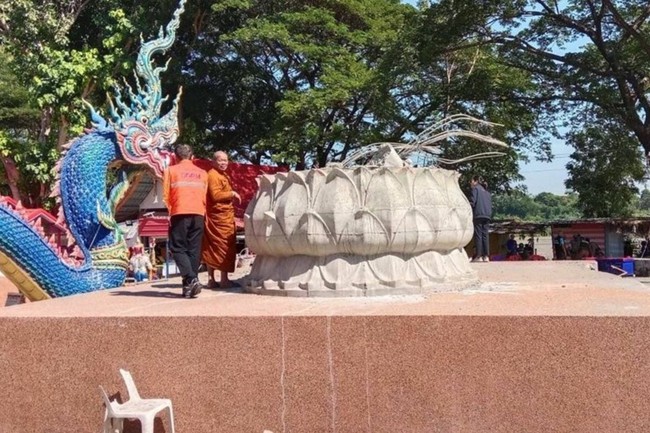 Tượng Phật cao 12 mét đổ sập khiến 6 nhà sư thương vong, trụ trì tiết lộ một điều - Ảnh 3. Tượng Phật cao 12 mét đổ sập khiến 6 nhà sư thương vong, trụ trì tiết lộ một điều - Ảnh 3.