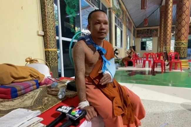 Tượng Phật cao 12 mét đổ sập khiến 6 nhà sư thương vong, trụ trì tiết lộ một điều - Ảnh 2. Tượng Phật cao 12 mét đổ sập khiến 6 nhà sư thương vong, trụ trì tiết lộ một điều - Ảnh 2.