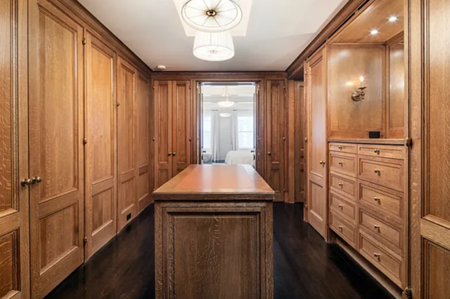 Hình ảnh bất ngờ bên trong căn hộ xa hoa có tận 16 phòng của cặp đôi gây tranh cãi nhất phim "Sex and the City" - Ảnh 14. Hình ảnh bất ngờ bên trong căn hộ xa hoa có tận 16 phòng của cặp đôi gây tranh cãi nhất phim "Sex and the City" - Ảnh 14.