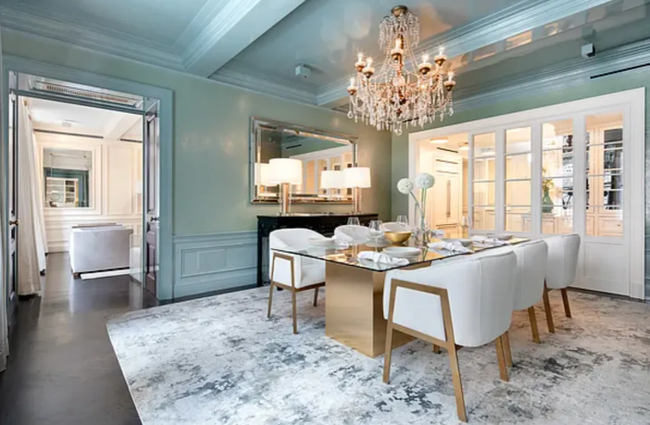 Hình ảnh bất ngờ bên trong căn hộ xa hoa có tận 16 phòng của cặp đôi gây tranh cãi nhất phim "Sex and the City" - Ảnh 8. Hình ảnh bất ngờ bên trong căn hộ xa hoa có tận 16 phòng của cặp đôi gây tranh cãi nhất phim "Sex and the City" - Ảnh 8.