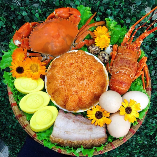 Hơn nửa  triệu cho một mẹt tam s&ecirc;n cho ng&agrave;y v&iacute;a thần t&agrave;i nhưng vẫn ch&aacute;y h&agrave;ng - Ảnh 1.