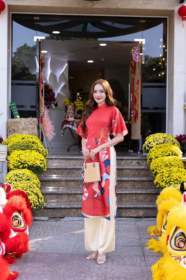 Dàn Bông hậu Việt khoe sắc trong tà áo dài trong ngày đầu xuân - Ảnh 5.