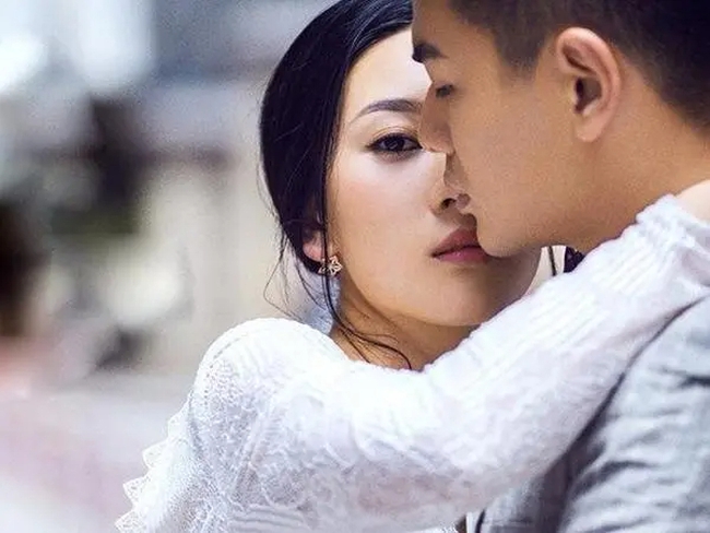 Chồng khăng khăng đòi đi du lịch một mình, vợ tìm ra lí do thì anh ta tái xanh cả mặt xin tha thứ - Ảnh 1. Chồng khăng khăng đòi đi du lịch một mình, vợ tìm ra lí do thì anh ta tái xanh cả mặt xin tha thứ - Ảnh 1.