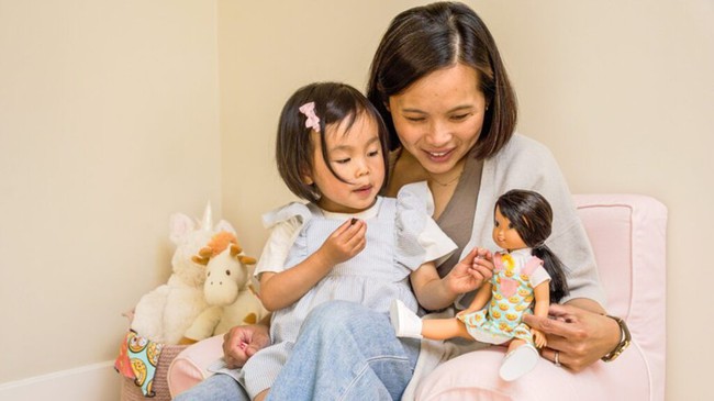 Chơi b&uacute;p b&ecirc; gi&uacute;p con ph&aacute;t triển những kỹ năng g&igrave;? - Ảnh 1.