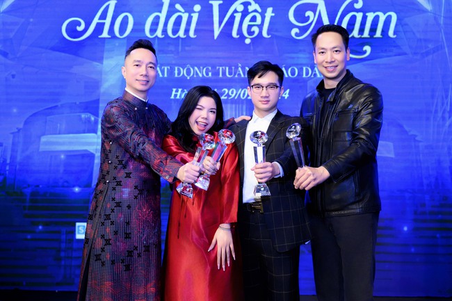 NTK Đỗ Trịnh Hoài Nam chỉ đạo nghệ thuật tại chương trình “Hương sắc áo dài Việt” - Ảnh 7.