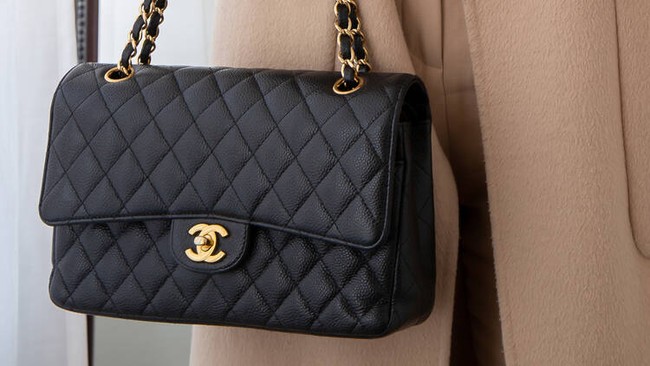 Túi Chanel tăng giá &quot;phi mã&quot; như giá vàng  - Ảnh 4.