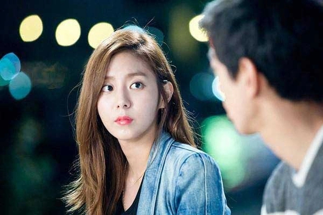 Người yêu cũ đã có bạn trai mới nhưng vẫn thường xuyên nhắn tin, rủ tôi đi chơi - Ảnh 1. Người yêu cũ đã có bạn trai mới nhưng vẫn thường xuyên nhắn tin, rủ tôi đi chơi - Ảnh 1.