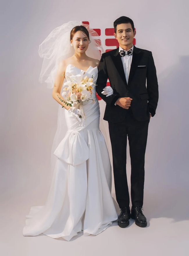 Nam thần Việt chuyên đóng chồng của các mỹ nhân VTV, ngoài đời hôn nhân bí ẩn bậc nhất showbiz - Ảnh 3.