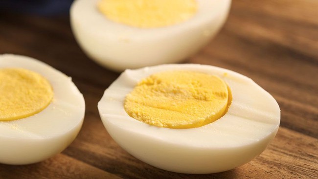 Đều đặn mỗi sáng ăn 1 quả trứng luộc, 7 ngày sau cơ thể nhận được những thay đổi bất ngờ nào? - Ảnh 1.