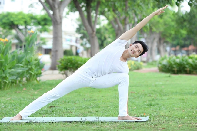 Hồng Nhung, Nguyễn Phi Hùng duy trì một thói quen hàng chục năm giúp trẻ lâu, nhiều sao Hoa ngữ tuổi ngũ tuần cũng làm đều để đẹp như thiếu nữ - Ảnh 2.