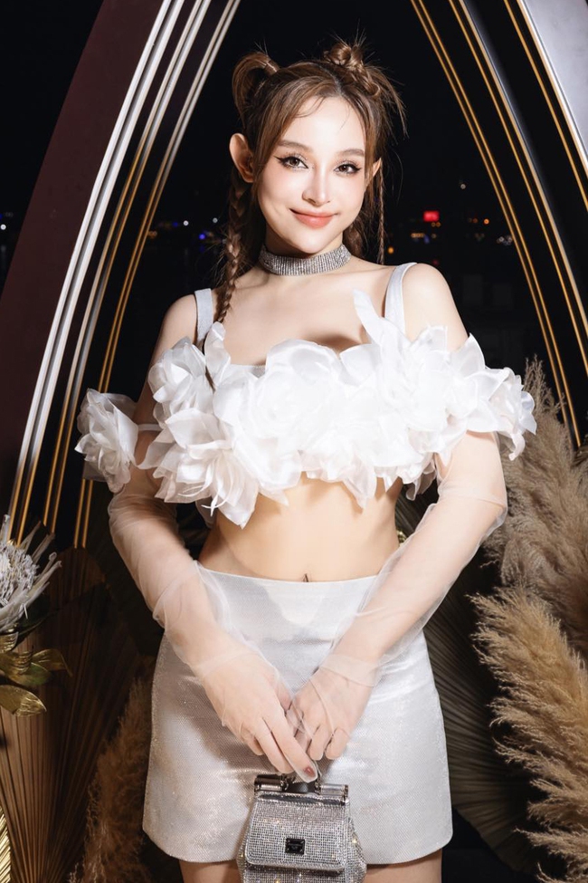 MC Mai Ngọc làm 1 việc chăm chỉ để giữ eo 58cm đón hè, nhiều hot girl đời đầu như Tâm Tít, Mi Vân cũng chung chí hướng - Ảnh 6.