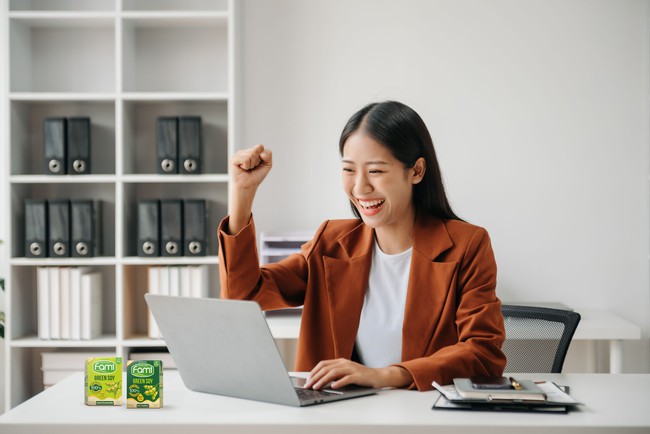 Fami đồng hành cùng phụ nữ Việt hướng tới cuộc sống cân bằng và khỏe đẹp trăm phần - Ảnh 1. Fami đồng hành cùng phụ nữ Việt hướng tới cuộc sống cân bằng và khỏe đẹp trăm phần - Ảnh 1.