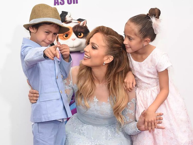 Jennifer Lopez tiết lộ bí quyết nuôi dạy con sinh đôi - Ảnh 1.