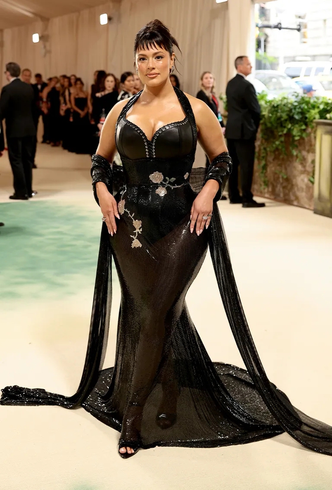 Thảm đỏ Met Gala 2024: Zendaya lộng lẫy nhất cho đến khi Gigi Hadid xuất hiện, nhiều ngôi sao được nhận xét là &quot;nhạt&quot; - Ảnh 2.