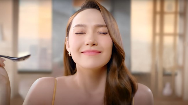 Học Minh Hằng mẹo nhận biết mức độ đậm đà thơm ngon của gói mì ăn liền - Ảnh 2. Học Minh Hằng mẹo nhận biết mức độ đậm đà thơm ngon của gói mì ăn liền- Ảnh 2.