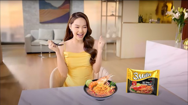 Học Minh Hằng mẹo nhận biết mức độ đậm đà thơm ngon của gói mì ăn liền - Ảnh 3. Học Minh Hằng mẹo nhận biết mức độ đậm đà thơm ngon của gói mì ăn liền- Ảnh 3.