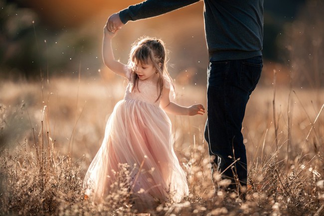 9 điều bạn có thể làm để thành ‘người cha lý tưởng’ với con gái - Ảnh 2.