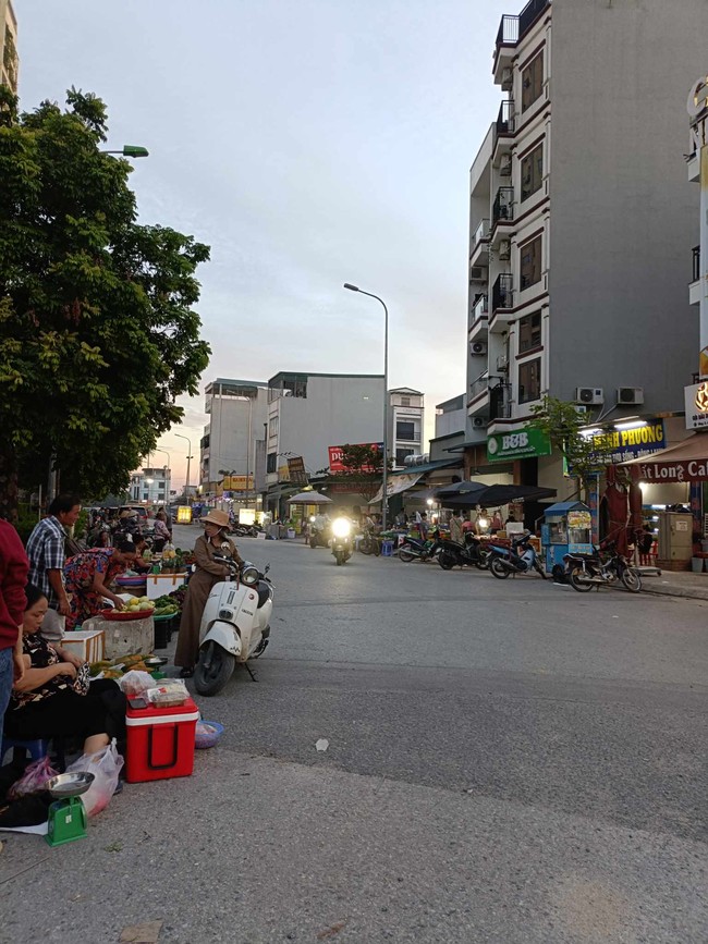 Phát hiện khu vực ngay gần Hà Nội có mức giá rẻ như ở quê, không tốn thời gian đi lại hay chọn lựa cầu kì - Ảnh 1.