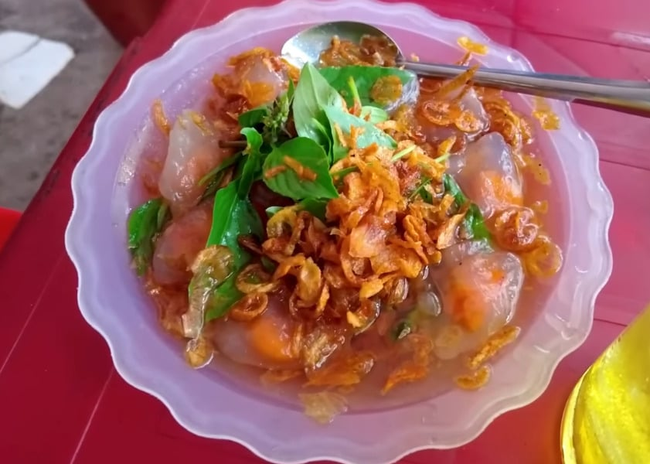 Món bánh không thể bỏ qua khi đi foodtour Hải Phòng: Tên &quot;điệu chảy rớt&quot;, nhưng mỗi nơi lại một &quot;giao diện&quot; khác nhau - Ảnh 6.