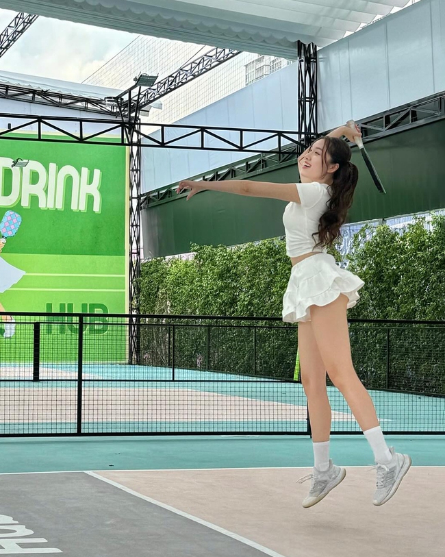 Vì sao hội sao Việt mê mệt váy siêu ngắn khi chơi Pickleball?- Ảnh 16.