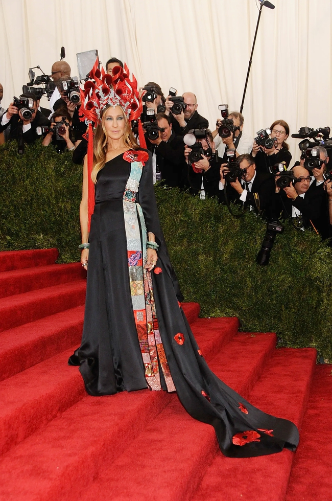 batch07-sarah-jessica-parker-met-gala-2015-17254249676211943318447.jpg