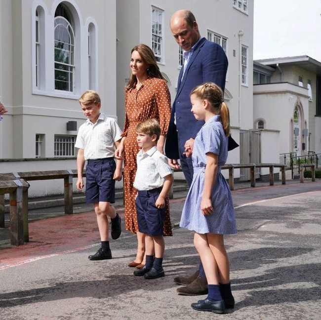 Học phí &quot;khủng&quot; của 3 con nhà William - Kate: 2,6 tỷ đồng mỗi năm liệu có xứng đáng? - Ảnh 1.