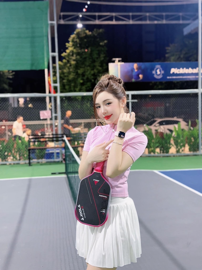 Sao Việt mặc kín hơn khi chơi Pickleball - Ảnh 4.