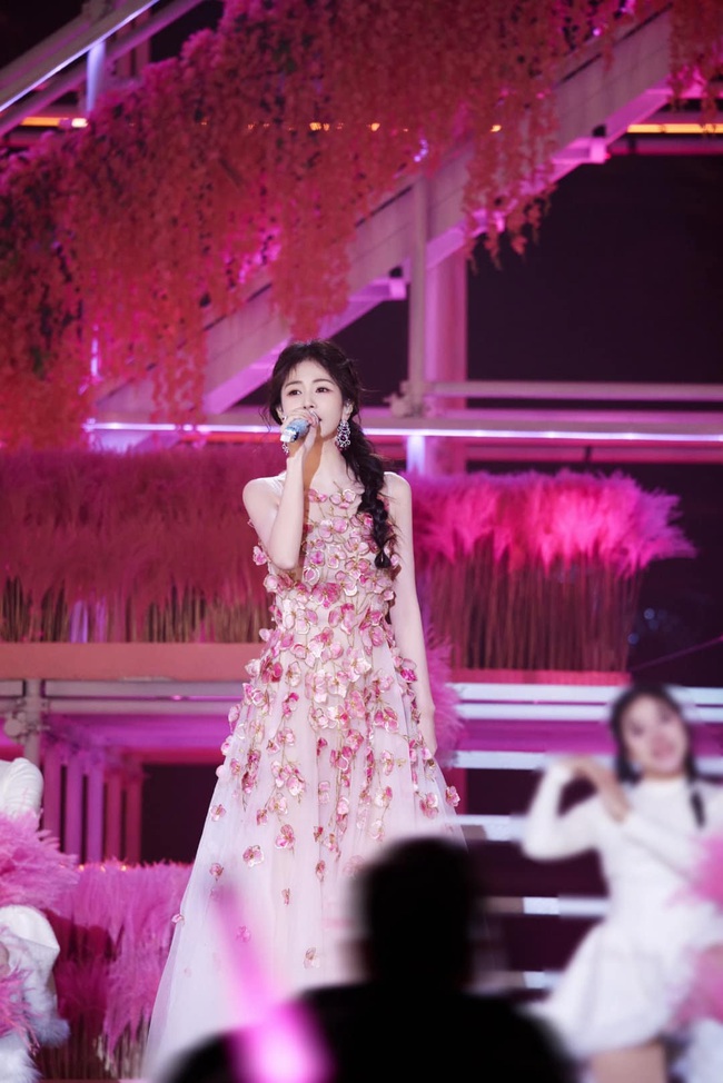 Màn ảnh Hoa ngữ có nàng "công chúa" đi lạc vào nhân gian: Nhan sắc phong thần gây sốt MXH - Ảnh 5.