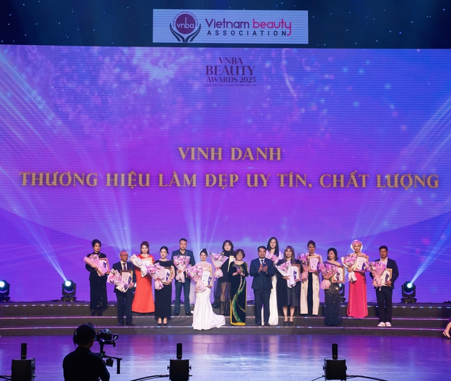 VNBA Beauty Awards 2025 - Đêm Gala tôn vinh vẻ đẹp Việt - Ảnh 8.