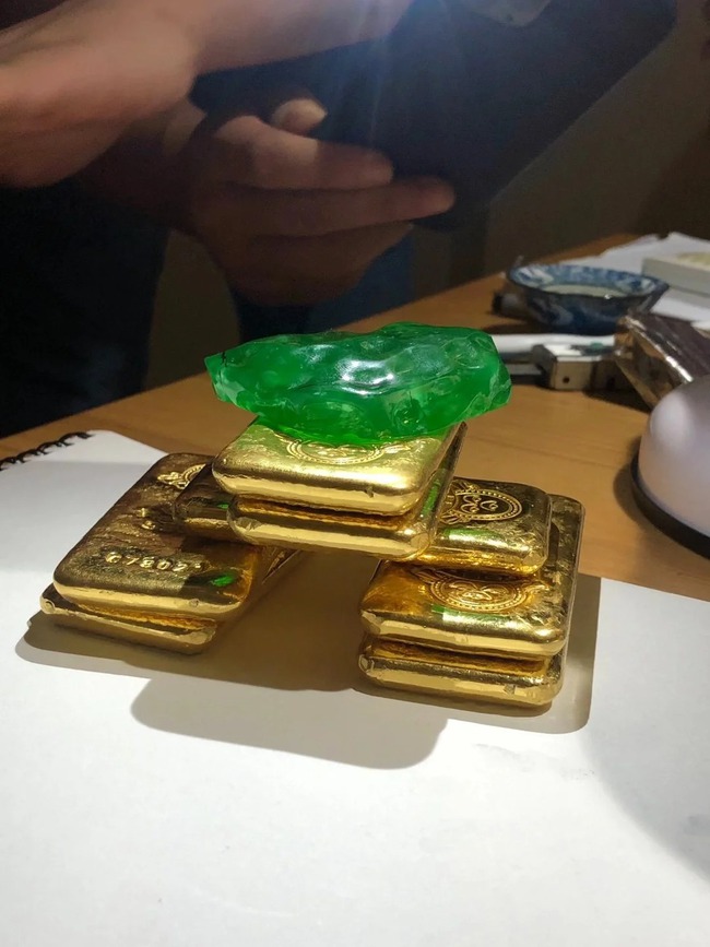 Không còn là trang sức, phỉ thúy là “thẻ căn cước” của tầng lớp giàu sang - Ảnh 1.