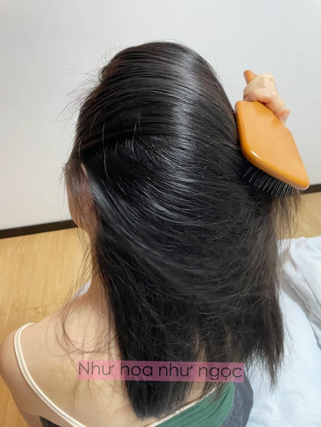 Từng bỏ tiền triệu đi hấp tóc mỗi tuần, cuối cùng phát hiện ra bí quyết chỉ bằng… dầu em bé - Ảnh 1.