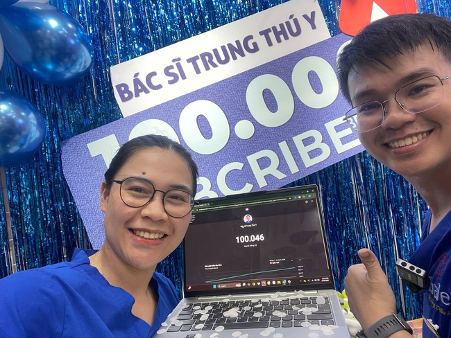 Bác sĩ 9x đạt trăm nghìn follow trên Youtube: Hành trình 10 năm cứu thú cưng, bắt đầu từ căn phòng trọ nhỏ và tấm phông xanh tự chế - Ảnh 4. Bác sĩ 9x đạt trăm nghìn follow trên Youtube: Hành trình 10 năm cứu thú cưng, bắt đầu từ căn phòng trọ nhỏ và tấm phông xanh tự chế - Ảnh 4.