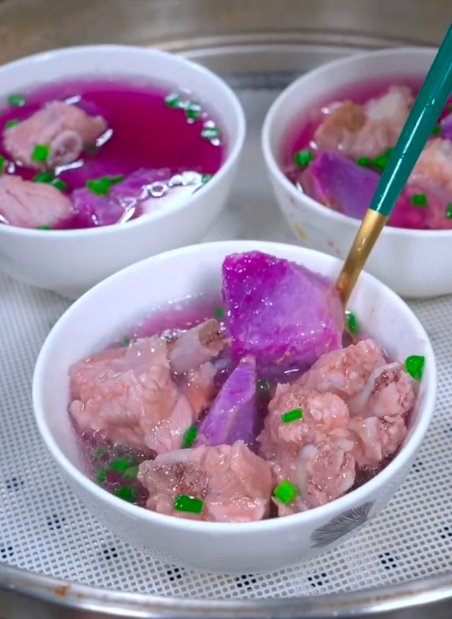 Tưởng củ dại hóa ra là "viên ngọc tím dưới đất": 7 món ngon từ khoai mỡ khiến chị em mê mẩn - Ảnh 7. Tưởng củ dại hóa ra là "viên ngọc tím dưới đất": 7 món ngon từ khoai mỡ khiến chị em mê mẩn - Ảnh 7.
