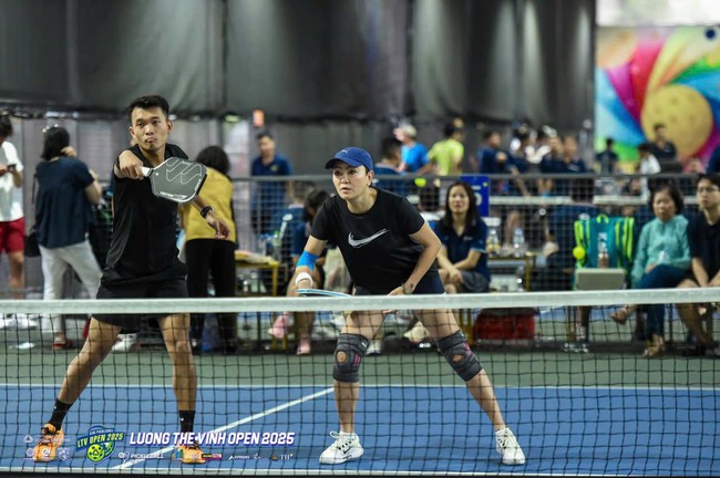 "Bà ngoại hot nhất MXH" - cô Văn Thùy Dương cũng mê pickleball - Ảnh 4. "Bà ngoại hot nhất MXH" - cô Văn Thùy Dương cũng mê pickleball - Ảnh 4.