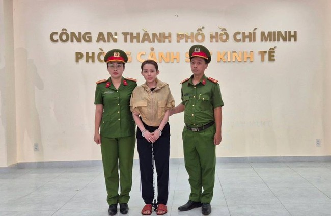 Ngân 98 liên tục gây sốc - Ảnh 1. Ngân 98 liên tục gây sốc - Ảnh 1.