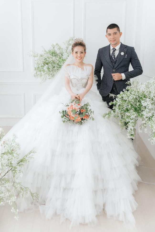 Tình trạng hôn nhân của Ngân 98 và Lương Bằng Quang hiện tại - Ảnh 2. Tình trạng hôn nhân của Ngân 98 và Lương Bằng Quang hiện tại - Ảnh 2.
