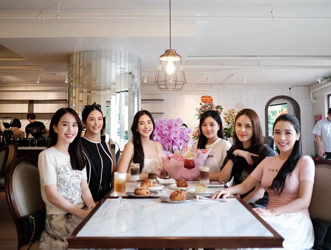 Một khung hình, 4 hotmom cùng hội tụ: Mai Ngọc – Ngọc Hân – Hoàng Anh – Ngô Mai Phương khiến dân mạng trầm trồ - Ảnh 1. Một khung hình, 4 hotmom cùng hội tụ: Mai Ngọc – Ngọc Hân – Hoàng Anh – Ngô Mai Phương khiến dân mạng trầm trồ - Ảnh 1.